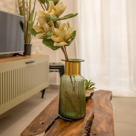 Yro Apartment *