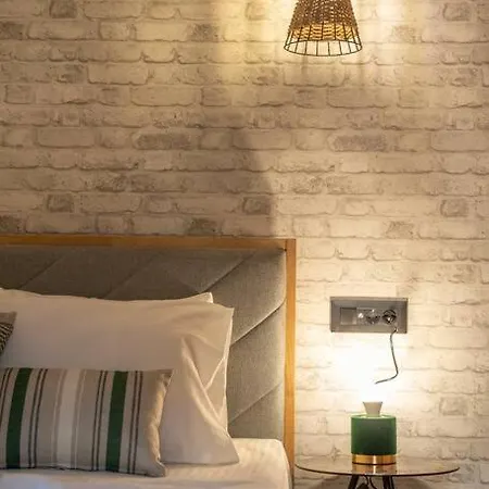 Yro Apartment