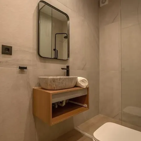 Yro Apartment